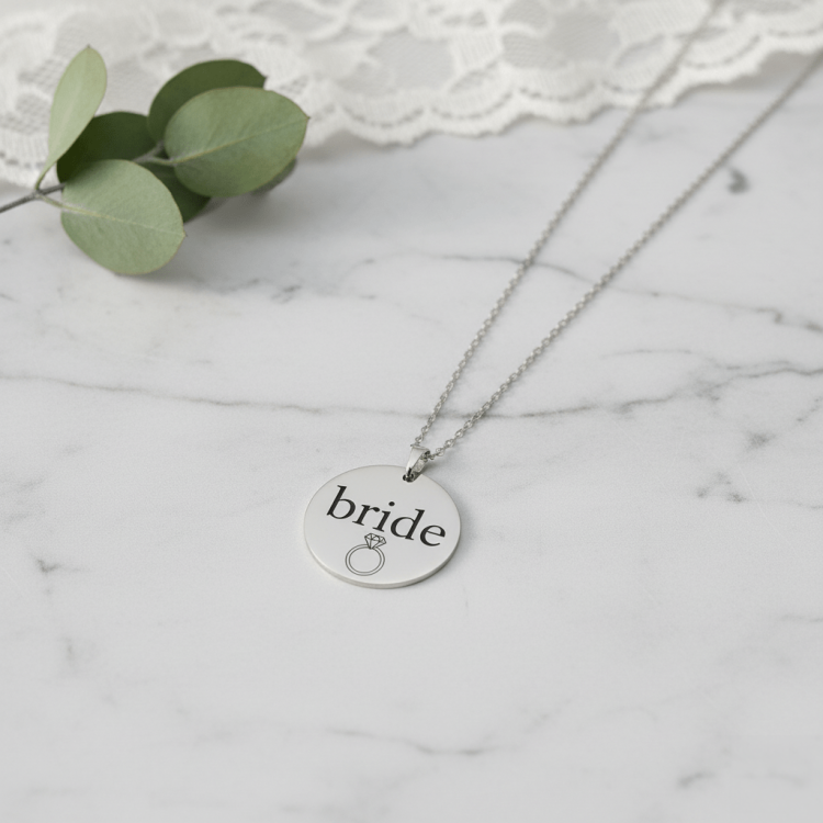Ідеальний подарунок нареченій на дівич-вечір — підвіска з гравіюванням 