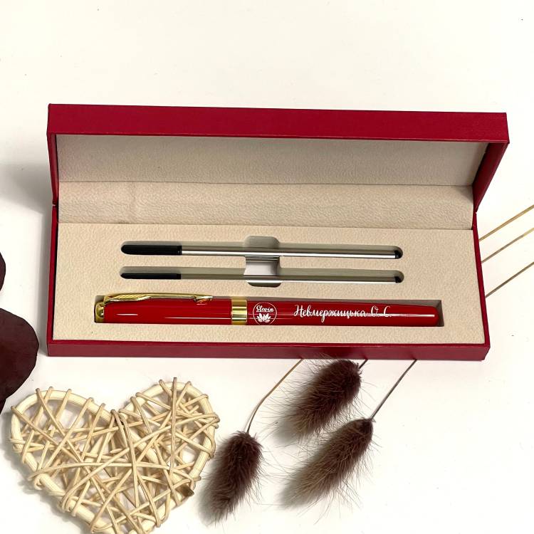 Оригинальный подарок к празднику для важного человека, ручка с гравировкой имени и собственного логотипа