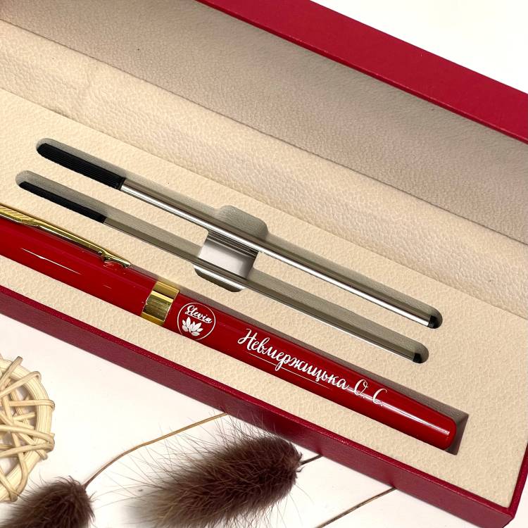 Оригинальный подарок к празднику для важного человека, ручка с гравировкой имени и собственного логотипа