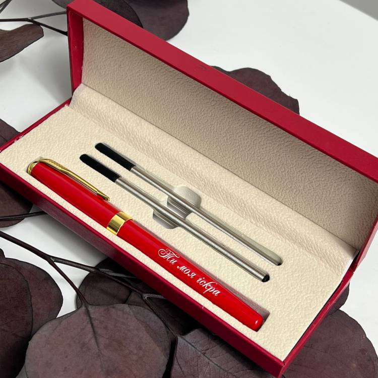 Оригінальний Милий Подарунок на Свято — Ручка з Гравіюванням “Ти моя іскра”