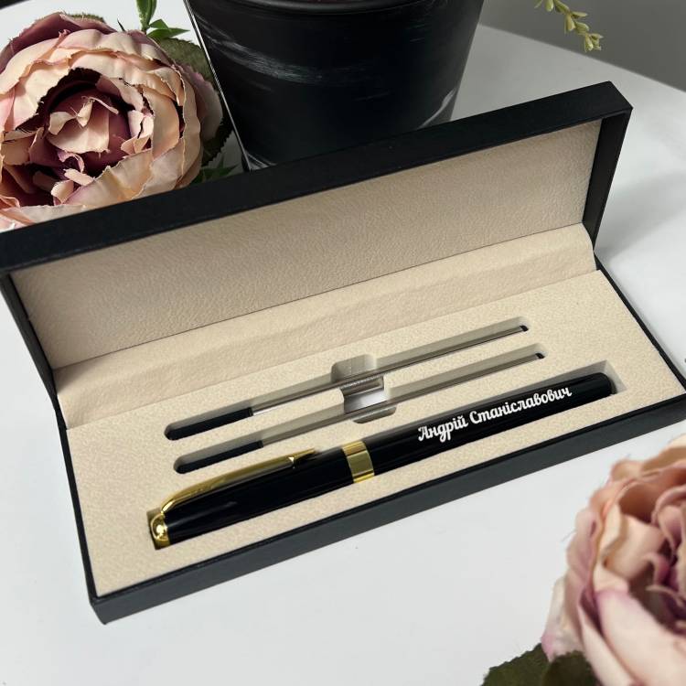 Чудовий подарунок — ручка з іменним гравіюванням (ім’я, ініціали, дата) m39.com.ua Чудовий подарунок — ручка з іменним гравіюванням (ім’я, ініціали, дата)