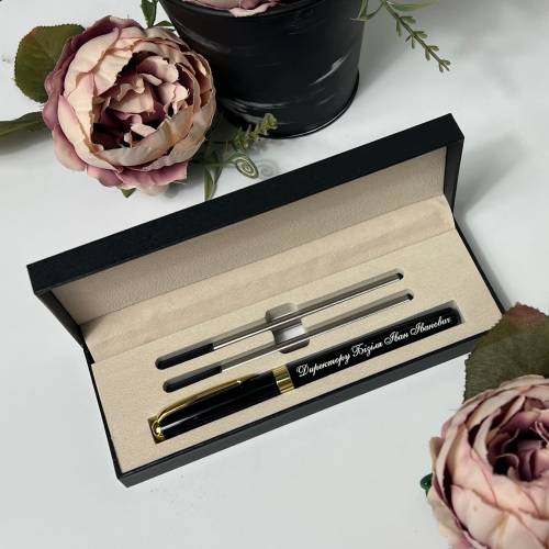 Пам’ятний подарунок — ручка з індивідуальним гравіюванням (ім’я/ініціали/дата) m39.com.ua Пам’ятний подарунок — ручка з індивідуальним гравіюванням (ім’я/ініціали/дата)