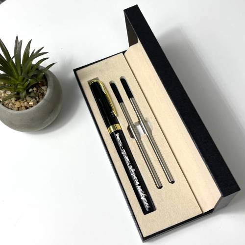 Чудовий подарунок вчителю — ручка з гравіюванням "Вчити - означає творити майбутнє"