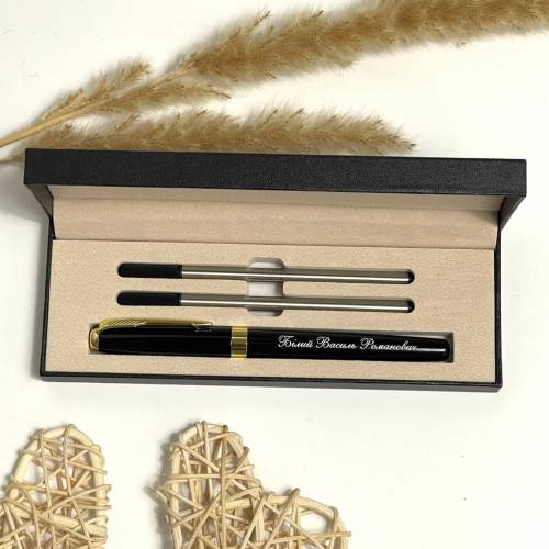  Оригінальний Подарунок на 8 березня вчителям - Ручка з Гравіюванням, Ініціали, Ім