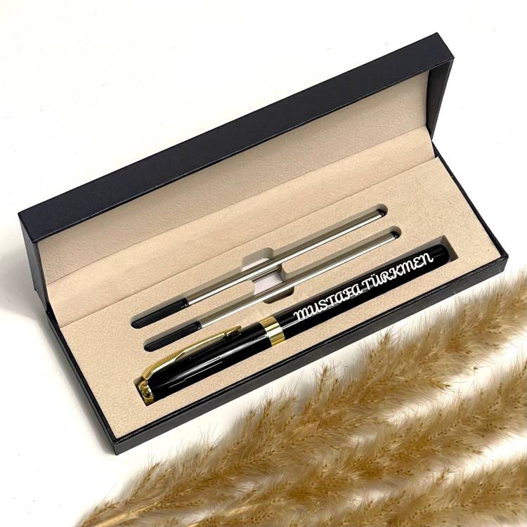 Подарунок колезі/керівнику — ручка з персональним гравіюванням