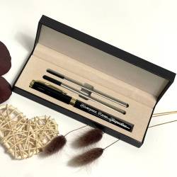 Подарунок для ділової людини, Ручка з персональним гравіюванням (ім’я/ініціали/дата/фраза)