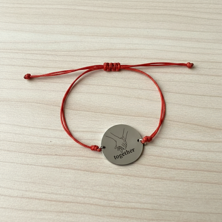 Подарунок чоловіку прикраса на руку - Фенечка з персоналізованим гравіюванням m39.com.ua Подарунок чоловіку прикраса на руку - Фенечка з персоналізованим гравіюванням