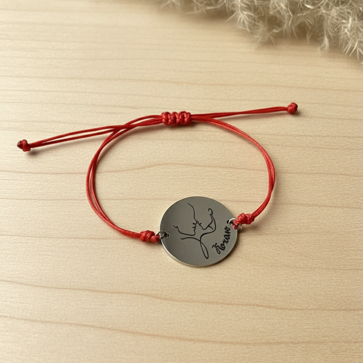 Подарунок дівчині Кохаю фенечка з персоналізованим гравіюванням m39.com.ua Подарунок дівчині Кохаю фенечка з персоналізованим гравіюванням