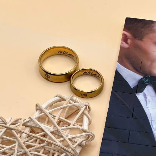 Персонализированное кольцо с двусторонней гравировкой — подарок ко Дню святого Валентина m39.com.ua Персонализированное кольцо с двусторонней гравировкой — подарок ко Дню святого Валентина