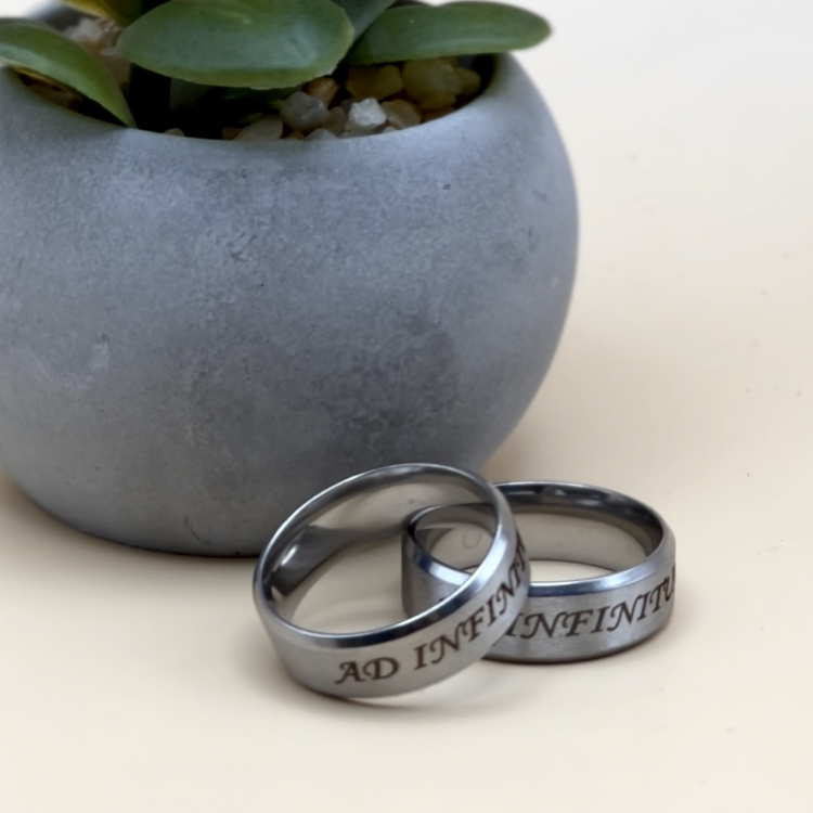 Парное кольцо с гравировкой — стильный подарок для двоих m39.com.ua Парное кольцо с гравировкой — стильный подарок для двоих