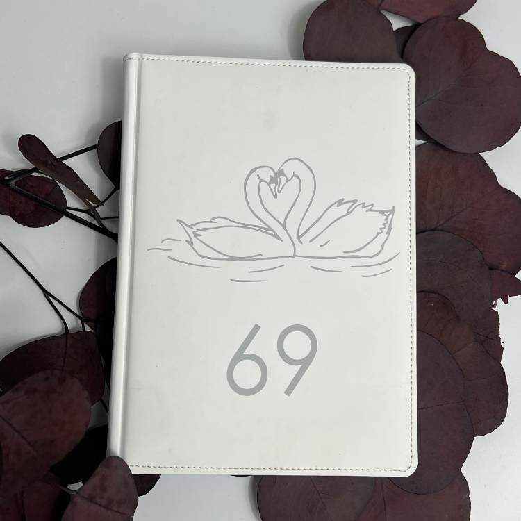 Блокнот Дневник с Гравировкой Лебеди - Белый, Планер