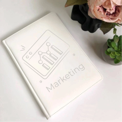 Подарунковий блокнот для маркетолога з іменною гравіровкою m39.com.ua Подарунковий блокнот для маркетолога з іменною гравіровкою