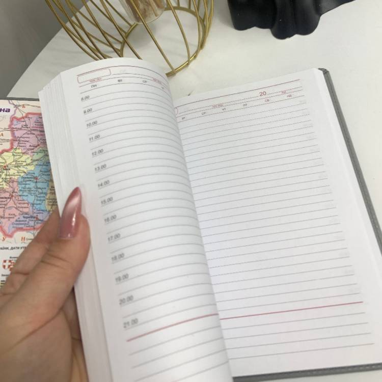 Цікавий подарунок колезі - Блокнот з персоналізацією