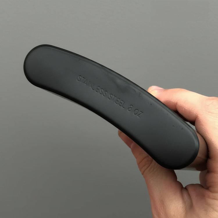 Подарунок Далекобійнику - Фляга 236 мл Чорна з Персоналізованим Гравіюванням m39.com.ua Подарунок Далекобійнику - Фляга 236 мл Чорна з Персоналізованим Гравіюванням