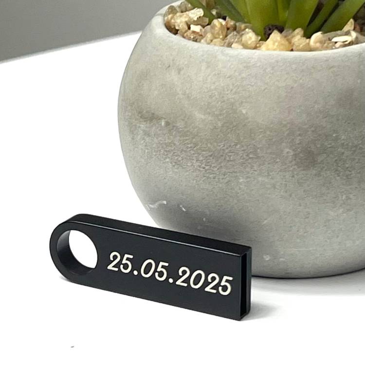  Флешка 32GB з Лазерним Гравіюванням вашої особливої дати