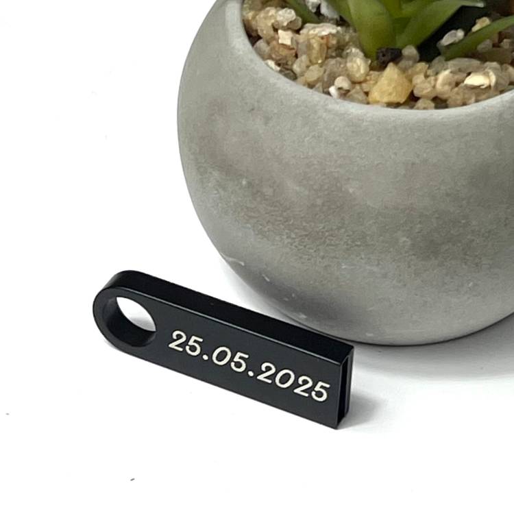  Флешка 32GB з Лазерним Гравіюванням вашої особливої дати