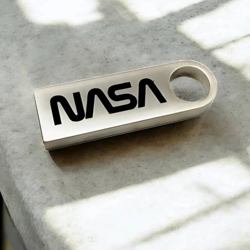 Флешка з гравіюванням для подарунка NASA 32 GB