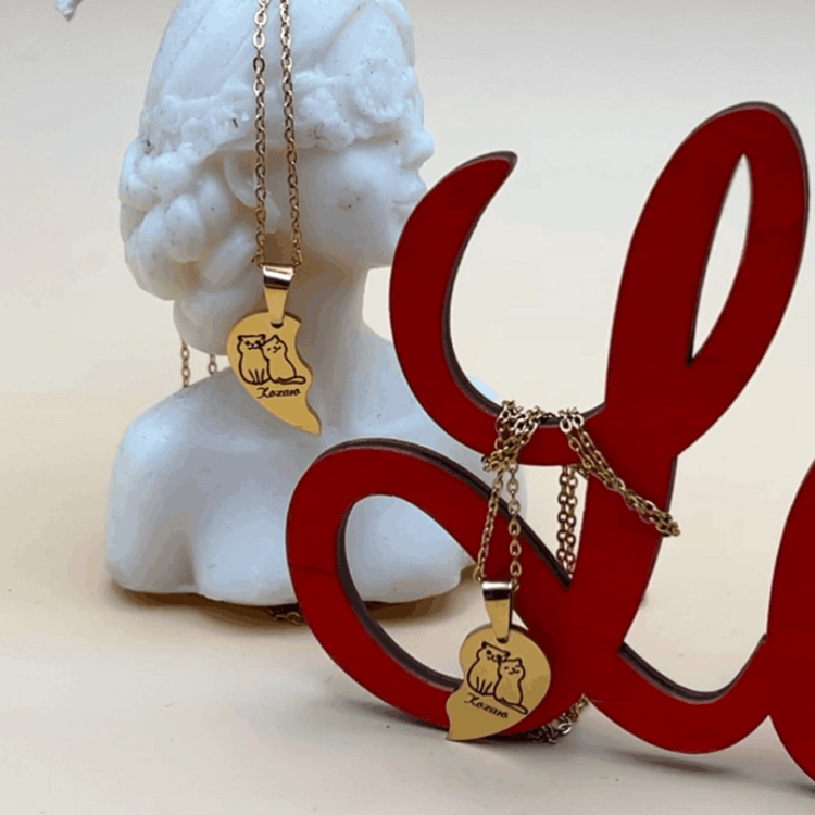 Підвіска Парна Закоханим “Половинки Сердечка” з персоналізованим гравіюванням — подарунок на 14 лютого