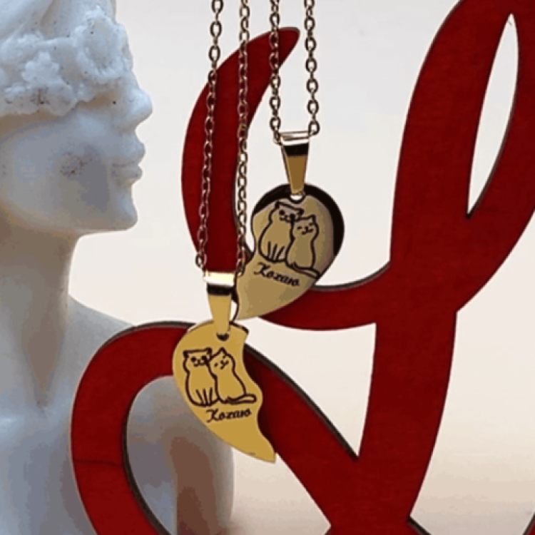 Підвіска Парна Закоханим “Половинки Сердечка” з персоналізованим гравіюванням — подарунок на 14 лютого