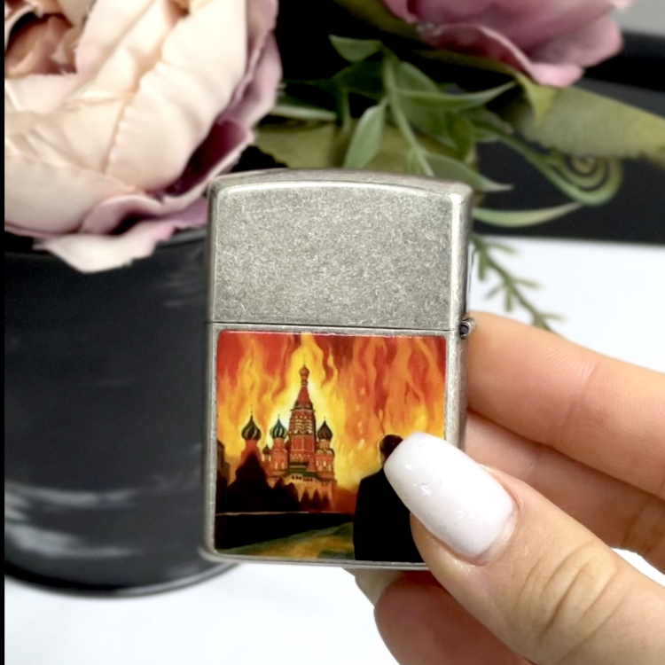 Ідеальний подарунок для військового — запальничка з полум’ям (з палаючою москвою) : символ стійкості та сили m39.com.ua Ідеальний подарунок для військового — запальничка з полум’ям (з палаючою москвою) : символ стійкості та сили