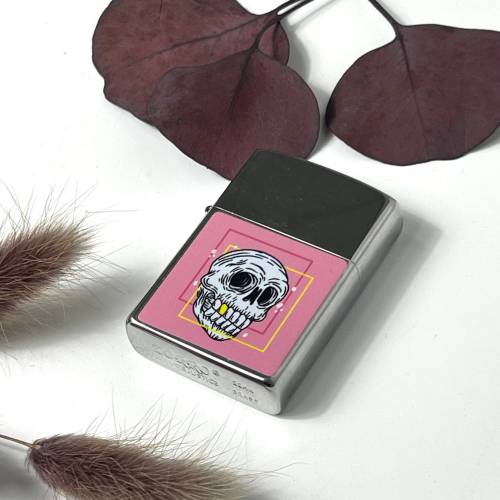 Яскравий подарунок срібна запальничка з UV DTF наклейкою "Череп, рожевий"