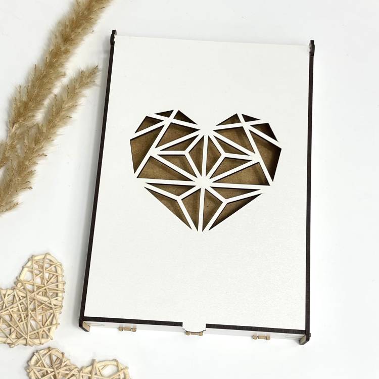 Коробка L подарункова ХДФ з геометричним серцем (вирізка, дерев