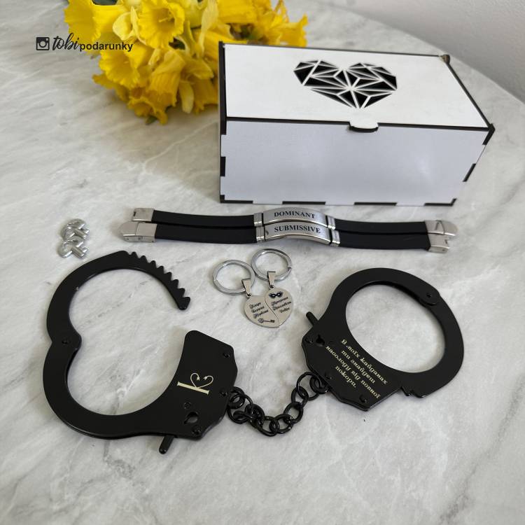 Пикантный Подарок Влюбленным БДСМ - Набор Аксессуаров с Индивидуальной Гравировкой