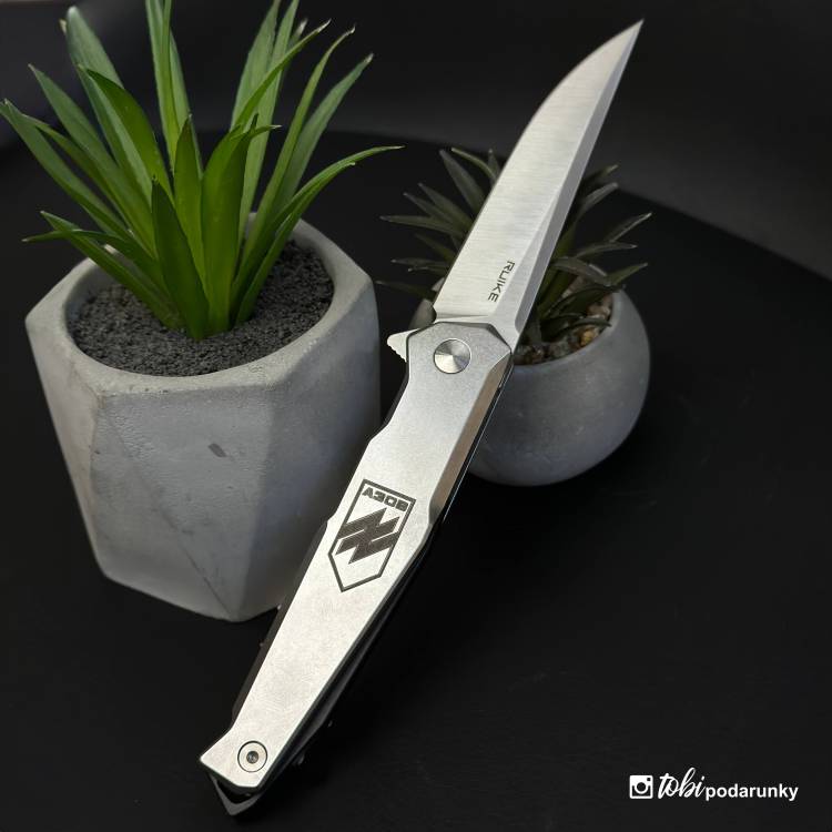 Гравіювання на Вашому Ножі Вашого Напису