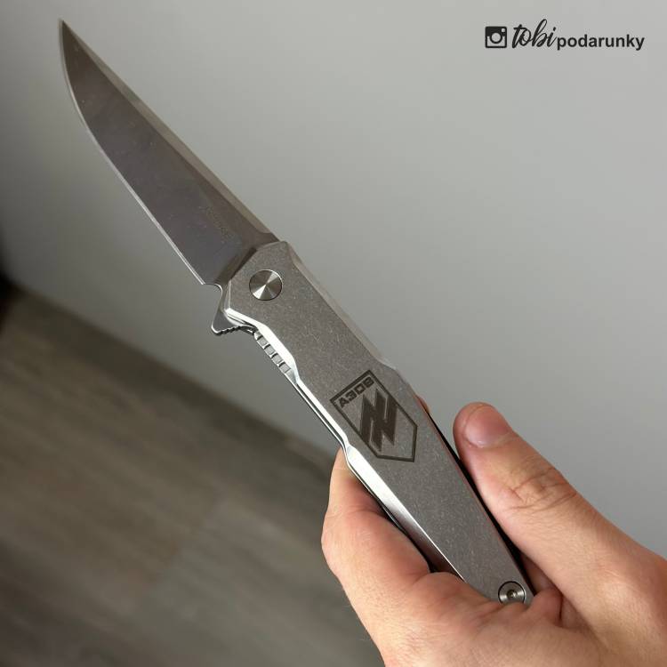 Гравіювання на Вашому Ножі Вашого Напису