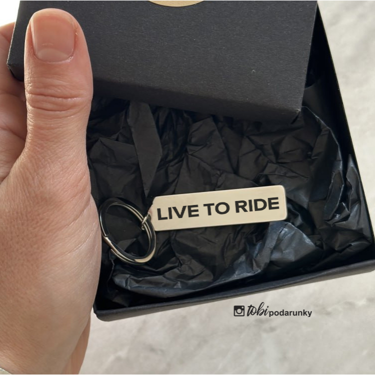 Подарунок чоловіку - Брелок для ключів "Ride To Live" m39.com.ua Подарунок чоловіку - Брелок для ключів "Ride To Live"