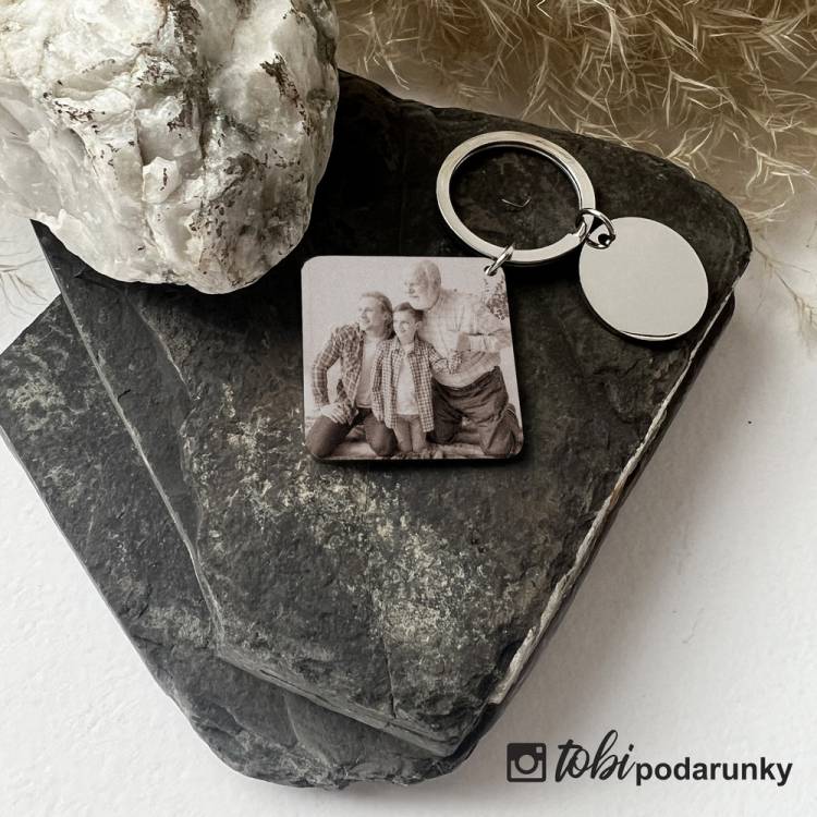 Оригінальний Подарунок Бабусі - Брелок з Гравіюванням Фото