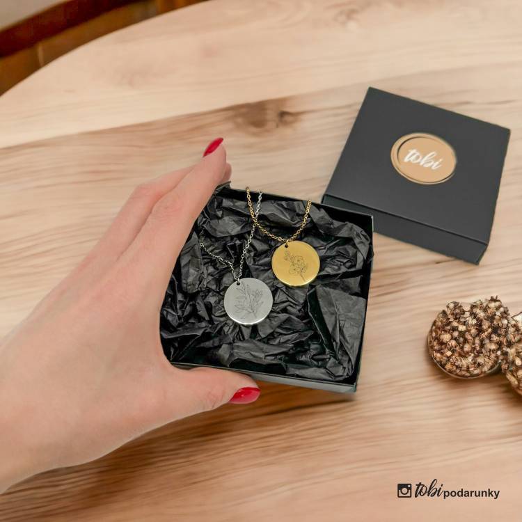 Подарунок Флористу - Кулон з Квіткою за Місяцем Народження