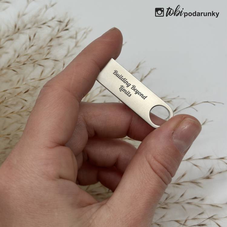 Подарунок на День Архітектора - Флешка 32 ГБ з Індивідуальним Гравіюванням