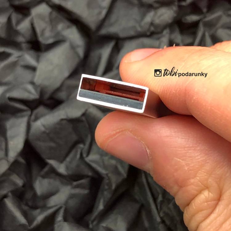 Подарункова флешка 32GB з іменним гравіюванням для студента