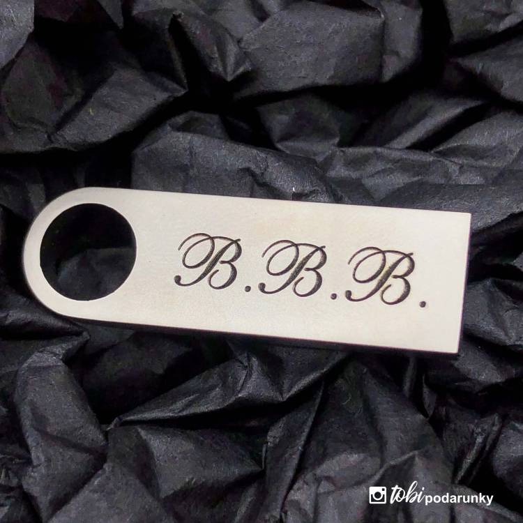 Подарункова флешка 32GB з іменним гравіюванням для студента