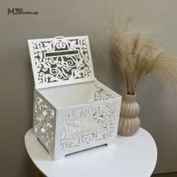Коробка для денег с вензелями