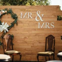 Надпись из Дерева для Свадебной Фотозоны Mr and Mrs