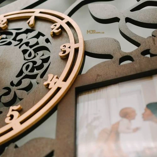 Рамка з годинником Найщасливіша Сім