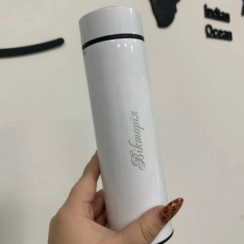 Цікавий подарунок на новорічні свята - Термос з гравіюванням імені