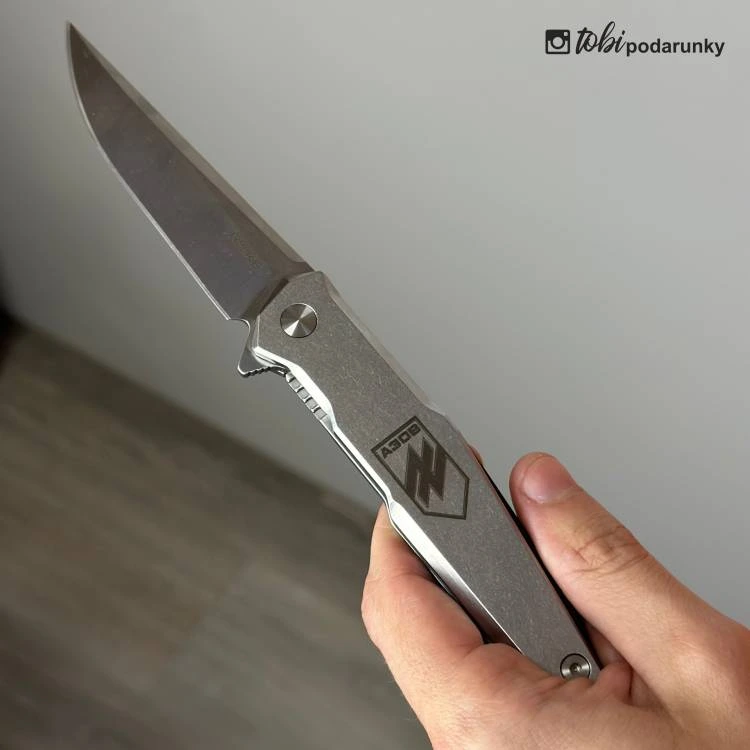 Гравіювання на Вашому Ножі Вашого Напису